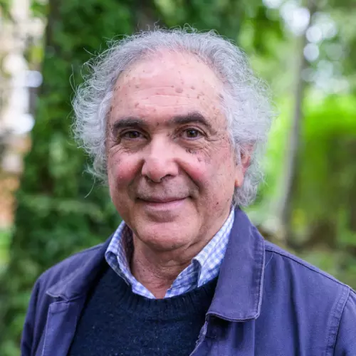 Professor Eduardo Posada Carbo